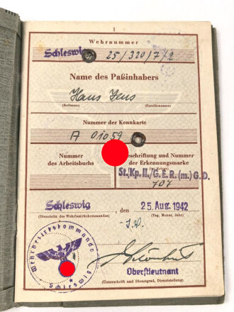 Wehrpaß Heer, eingestellt  am 28.8.43 bei grenadier...