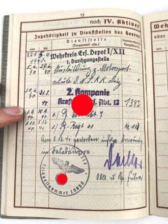 Wehrpaß Heer, eingvestellt am 5.6.1940 bei Kraftfahr Ersatz Abteilung 12.