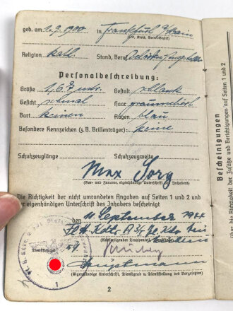 Soldbuch Luftwaffe,  ausgestellt am 11.9.1944 bei Flieger Horst Kommandantur Neukuhren.
