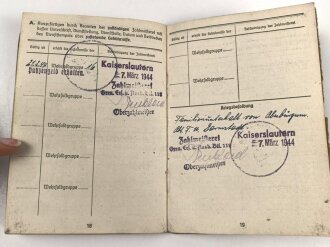 Soldbuch Heer,  ausgestellt am 23.2.1944 bei Landes Schützen Ersatz und Ausbildungs Batl. 12.