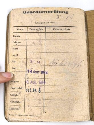 Soldbuch Heer,  ausgestellt am 23.2.1944 bei Landes Schützen Ersatz und Ausbildungs Batl. 12.