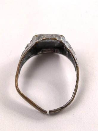 "Westwall 1939/40 " Fingerring, stark getragenes Stück, Höhe 16mm