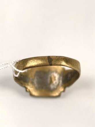 " Saloniki 1941 " Fingerring mit Hakenkreuz, stark getragenes Stück, Höhe 12mm