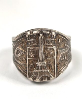 "Paris" Fingerring in gutem Zustand, Höhe  18mm