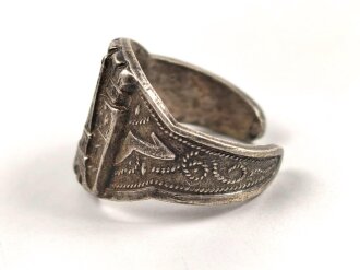 "Paris" Fingerring in gutem Zustand, Höhe...