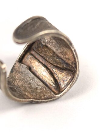 "Paris" Fingerring in gutem Zustand, Höhe  18mm