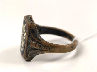 "Edelweiss" Fingerring,  getragenes Stück, Höhe 16mm
