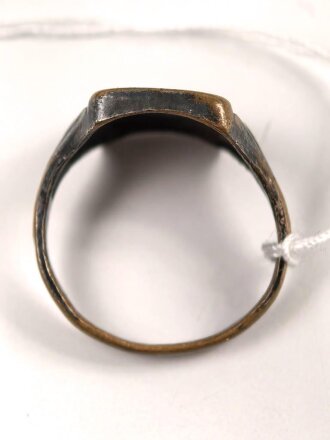 "Edelweiss" Fingerring,  getragenes Stück, Höhe 16mm