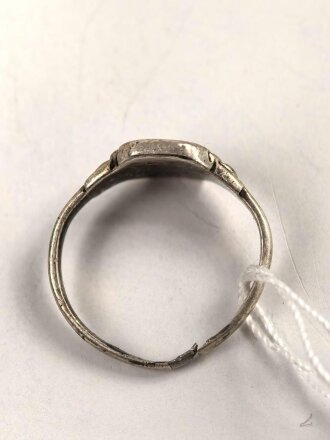 "Hakenkreuz" Fingerring für Damen, stark getragenes Stück, Höhe 9m