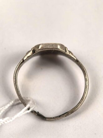 "Hakenkreuz" Fingerring für Damen, stark getragenes Stück, Höhe 9m