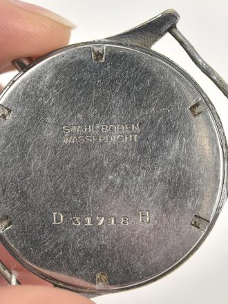 Dienstuhr Heer der Marke "Helios", Krone fehlt,