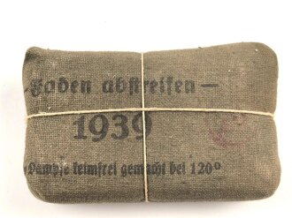 Verbandpäckchen Wehrmacht für den Verbandkasten und die Verbandspäckchentasche der Feldbluse. Kleines Modell datiert 1939