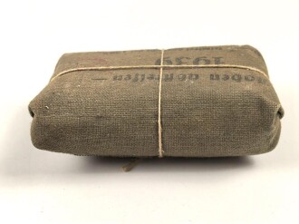 Verbandpäckchen Wehrmacht für den Verbandkasten und die Verbandspäckchentasche der Feldbluse. Kleines Modell datiert 1939