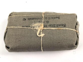 Verbandpäckchen Wehrmacht für den Verbandkasten und die Verbandspäckchentasche der Feldbluse. Kleines Modell datiert 1940