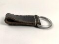 Aufschiebeschlaufe  Wehrmacht , datiert 1942. Wurde benutzt um z.B. die Feldflasche ans Koppel zu hängen
