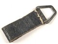 Aufschiebeschlaufe  Wehrmacht , datiert 1942. Wurde benutzt um z.B. die Feldflasche ans Koppel zu hängen