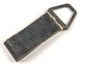 Aufschiebeschlaufe  Wehrmacht , datiert 1942. Wurde benutzt um z.B. die Feldflasche ans Koppel zu hängen