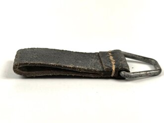 Aufschiebeschlaufe  Wehrmacht . Wurde benutzt um z.B. die Feldflasche ans Koppel zu hängen