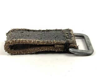 Aufschiebeschlaufe  Wehrmacht . Wurde benutzt um z.B. die Feldflasche ans Koppel zu hängen