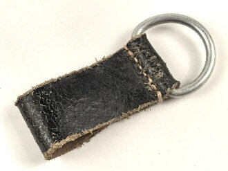 Aufschiebeschlaufe  Wehrmacht . Wurde benutzt um z.B. die Feldflasche ans Koppel zu hängen