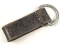 Aufschiebeschlaufe  Wehrmacht , datiert 1935. Wurde benutzt um z.B. die Feldflasche ans Koppel zu hängen