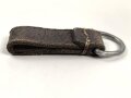 Aufschiebeschlaufe  Wehrmacht , datiert 1935. Wurde benutzt um z.B. die Feldflasche ans Koppel zu hängen