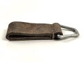 Aufschiebeschlaufe  Wehrmacht , datiert 1939. Wurde benutzt um z.B. die Feldflasche ans Koppel zu hängen