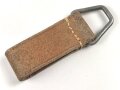 Aufschiebeschlaufe  Wehrmacht , datiert 1939. Wurde benutzt um z.B. die Feldflasche ans Koppel zu hängen