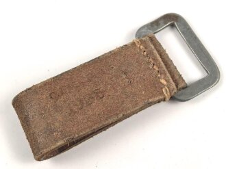 Aufschiebeschlaufe  Wehrmacht , datiert 1936. Wurde benutzt um z.B. die Feldflasche ans Koppel zu hängen