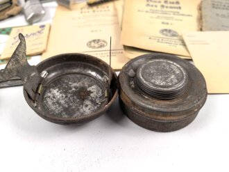 Konvolut persönliche Gegenstände, meist defekt, unvollständig oder Alter nicht eindeutig zuzuordnen.