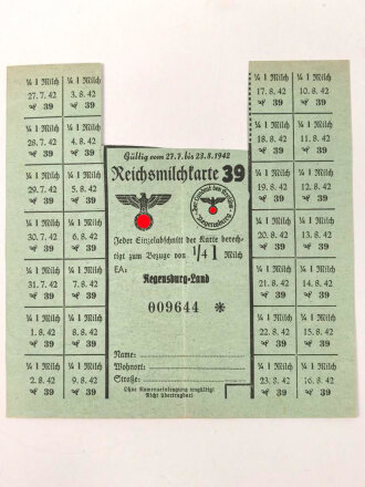 "Reichsmilchkarte" der Stadt Regensburg, gültig vom 27.7. bis 23.8.1942, Maße 14,5 x 14,5 cm