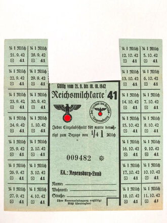 "Reichsmilchkarte" der Stadt Regensburg, gültig vom 21.9. bis 18.10.1942, Maße 14 x 15 cm