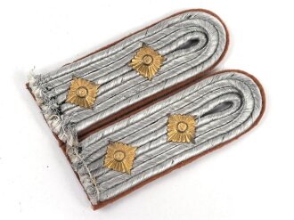 Luftwaffe, Paar Schulterstücke für einen Hauptmann der Nachrichtentruppe, mitbefördert