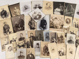 Österreich k.u.k., Konvolut meist Hartkartonfotos von Uniformierten, 41 Stück