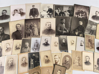 Österreich k.u.k., Konvolut meist Hartkartonfotos von Uniformierten, 40 Stück