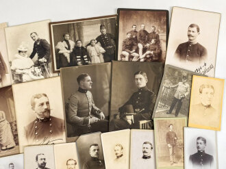 Österreich k.u.k., Konvolut meist Hartkartonfotos von Uniformierten, 40 Stück
