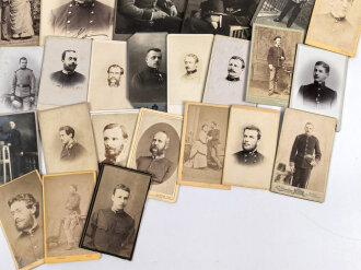 Österreich k.u.k., Konvolut meist Hartkartonfotos von Uniformierten, 40 Stück