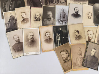 Österreich k.u.k., Konvolut meist Hartkartonfotos von Uniformierten, 40 Stück