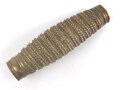 Griffstück für eine Blankwaffe, Alter und Herkunft unbekannt. Gesamthöhe 90mm, Stärke an den Enden aussen gemessen 17,2 und 18,5mm