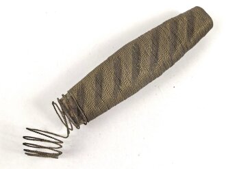 Griffstück für eine Blankwaffe, Alter und Herkunft unbekannt. Gesamthöhe 110mm, Stärke an den Enden aussen gemessen 19 und 21,5mm