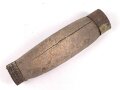Griffstück für eine Blankwaffe, Alter und Herkunft unbekannt. Gesamthöhe 120,6mm, Stärke an den Enden aussen gemessen 24,9 und 27mm