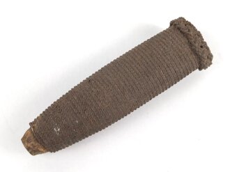 Griffstück für eine Blankwaffe, Alter und Herkunft unbekannt. Gesamthöhe 98,4mm, Stärke an den Enden aussen gemessen etwa 11 und 29,6mm