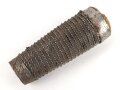 Griffstück für eine Blankwaffe, Alter und Herkunft unbekannt. Gesamthöhe 79,3mm, Stärke an den Enden aussen gemessen etwa 22 und 30,4mm