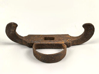 Ersatzteil für eine Blankwaffe, Alter und Herkunft unbekannt. Durchlass für die Klinge 12,9mm Breit