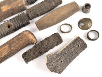 Konvolut Ersatzteile für Blankwaffen, Alter und Herkunft unbekannt.
