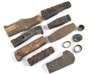 Konvolut Ersatzteile für Blankwaffen, Alter und Herkunft unbekannt.