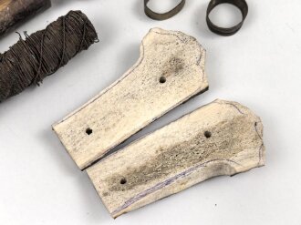 Konvolut Ersatzteile für Blankwaffen, Alter und Herkunft unbekannt.