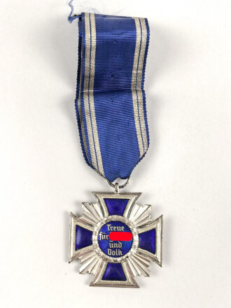 NSDAP Dienstauszeichnung in silber. Sehr guter Zustand, am Band, in Pappetui vom Hersteller M1/120 Wilhelm Deumer Lüdenscheid