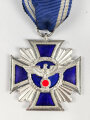 NSDAP Dienstauszeichnung in silber. Sehr guter Zustand, am Band, in Pappetui vom Hersteller M1/120 Wilhelm Deumer Lüdenscheid