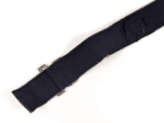 Kriegsmarine, Feldbinde für Offiziere. Buntmetallschloss vergoldet, Gesamtlänge 94cm
